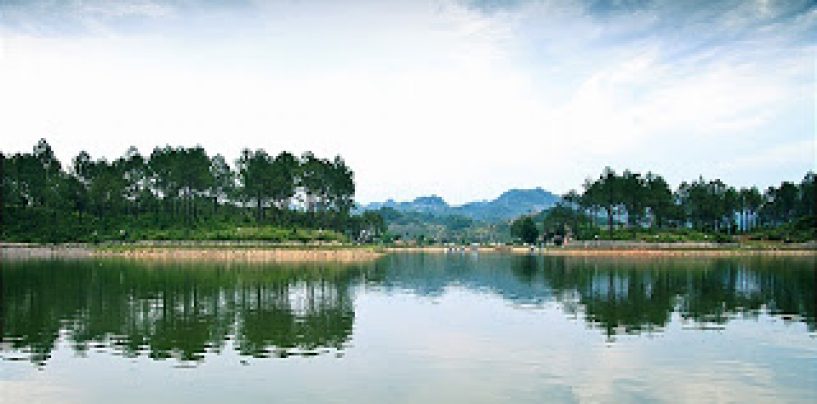 Thơ mộng bản Áng, hồ rừng thông Đông Sang