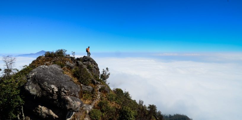 Săn mây trên đỉnh núi Bạch Mộc Lương Tử