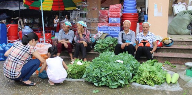 Phiên chợ vùng cao ở Cao Bằng