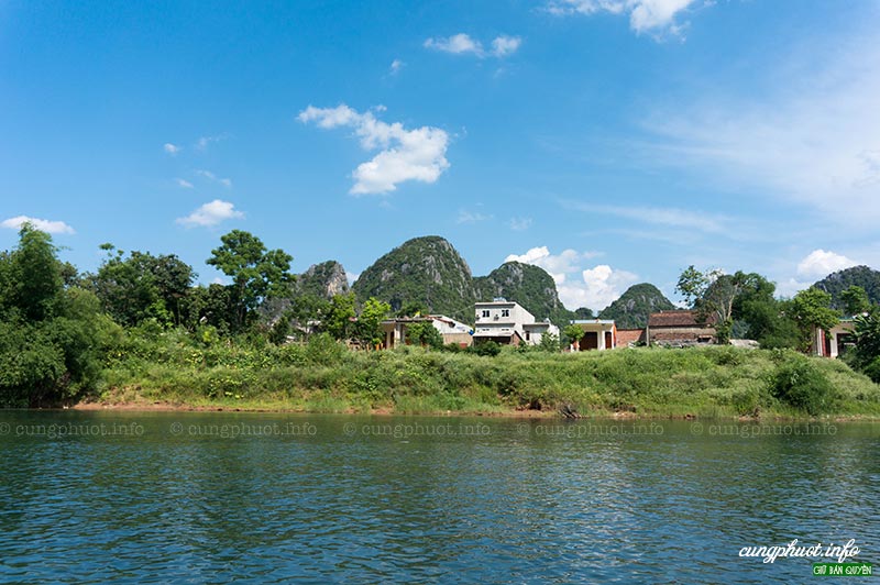 Địa điểm du lịch Quảng Bình là nơi phải đến khi đến Việt Nam, nơi có nhiều thắng cảnh tuyệt đẹp như động Phong Nha, động Dark cave, vườn quốc gia Bạch Mã. Cùng nhìn những hình ảnh tuyệt vời để cảm nhận hết vẻ đẹp ấy.